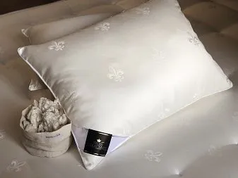 Подушка Trois Couronnes Luxury Selection Cashmere