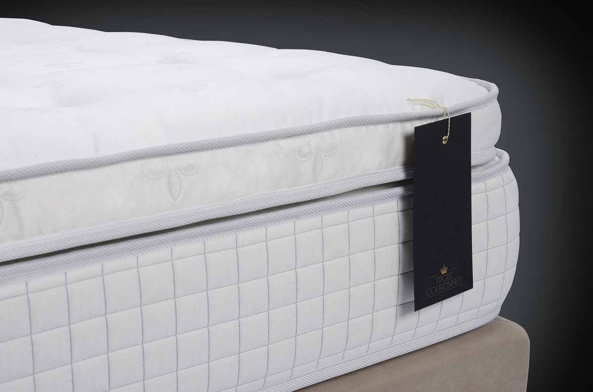 Topper trois couronnes vividus