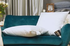 Подушка Trois Couronnes Duchess Taut