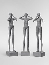 Скульптура Treez Philosopher's Stone Не слышать зла Дымчато-серый песок дл-10,5, ш-18, в-50 см 1/1