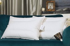 Подушка Trois Couronnes Regina