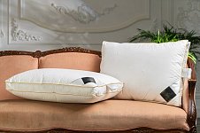 Pernă Trois Couronnes Luxury Selection 3-chamber Goose Down SOFT